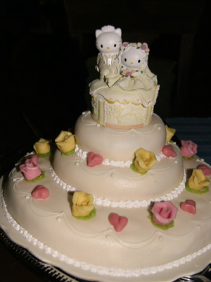 hello kitty wedding cake topper